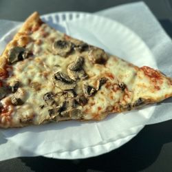 Sherrill New York Pizzeria - Pizza slice