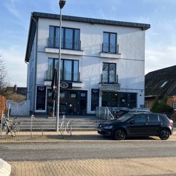 Yasin‘s Barbershop - Außenansicht