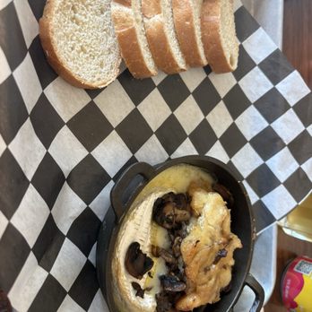 Ritter's Housemade Foods - Baked Brie & Mixed Mushrooms - Pizza Near Me - Salem, Oregon Ritter's Housemade Foods - Baked Brie & Mixed Mushrooms - Pizza Near Me - Salem, Oregon