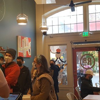Rubinstein Bagels Capitol Hill - Interior looking towards entrance (10/23/21) - Bagels Near Me - Seattle, Washington Rubinstein Bagels Capitol Hill - Interior looking towards entrance (10/23/21) - Bagels Near Me - Seattle, Washington