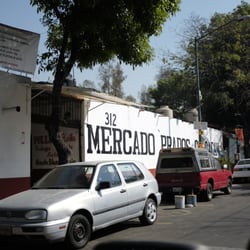 Mercado Prados de Coyoacán - El micro mercado de Prados de Coyoacán, para ir a comer algo casero.