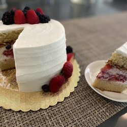 Crème Bakery - Chantilly Cake 5''
