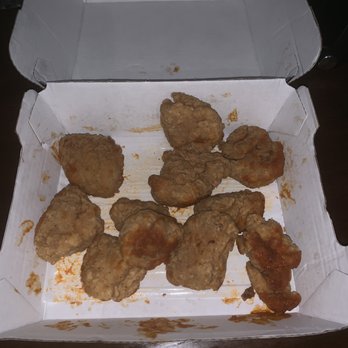 Buffalo Wild Wings - Disgusting wings. Don't even know what type of sauce this is - Chicken Wings Near Me - Flagstaff, Arizona