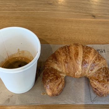 Ceremony Coffee Roasters - Harbor Point - Strong espresso but a forgettable croissant - Coffee & Tea Near Me - Baltimore, Maryland Ceremony Coffee Roasters - Harbor Point - Strong espresso but a forgettable croissant - Coffee & Tea Near Me - Baltimore, Maryland