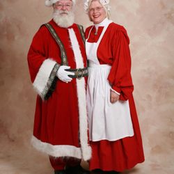 Bosco's Garden Center - Santa & Mrs. Claus at Open House