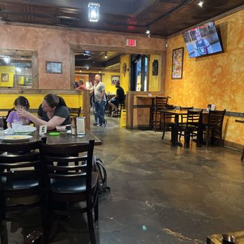 El Balcon Taqueria - Large inside dining room. - Mexican Near Me - Fair Oaks, California