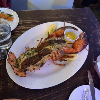 Mabels Lobster Claw - Seafood Near Me - Kennebunkport, Maine Mabels Lobster Claw - Seafood Near Me - Kennebunkport, Maine