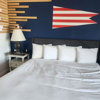 Acadia Ocean View - Comfortable King bed with nautical decor. - Hotels Near Me - Bar Harbor, Maine