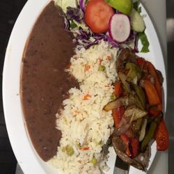 La Nueva Fogata - Un bistec encebollado recién echo como en casa lo recomiendo