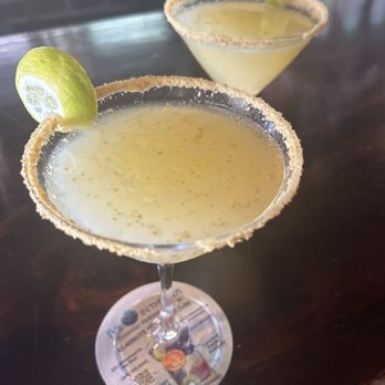 White Tarpon - Key Lime Martini with Graham Cracker Crust - Cocktail Bars Near Me - Key West, Florida White Tarpon - Key Lime Martini with Graham Cracker Crust - Cocktail Bars Near Me - Key West, Florida