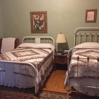 The Edgewater Hotel - Our room. Perfect when traveling with child. - Bed & Breakfast Near Me - Winter Garden, Florida The Edgewater Hotel - Our room. Perfect when traveling with child. - Bed & Breakfast Near Me - Winter Garden, Florida