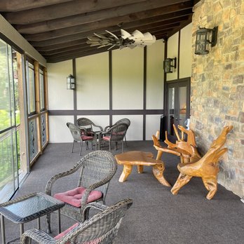 Engelheim Vineyards - Screened Patio - Wineries Near Me - Ellijay, Georgia Engelheim Vineyards - Screened Patio - Wineries Near Me - Ellijay, Georgia