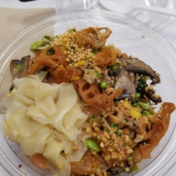 Hokey Poké - Glazed Kolomona (pictured) Really liked the garlic crisps and quinoa mix!  Knocked off a star for missing the seaweed salad and masago! - Poke Near Me - New York, New York