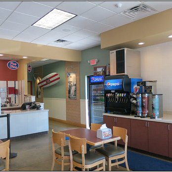 Jersey Mike's Subs - Table, drinks and order counter - Fast Food Near Me - League City, Texas Jersey Mike's Subs - Table, drinks and order counter - Fast Food Near Me - League City, Texas