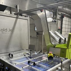 Our state-of-the-art dry ice manufacturing equipment