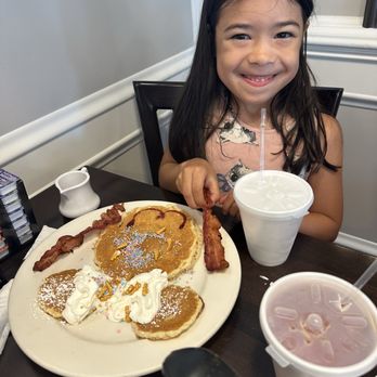 Maple N Jams Cafe - Happy girl with her Minnie Pancake - American Near Me - Burbank, Illinois