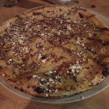 Cane Rosso - Lady Bird dessert pizza! Mascarpone, Nutella, and Trader Joe's cookie butter make up this delicious treat - Italian Near Me - Dallas, Texas