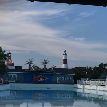 Splish Splash - Water Parks Near Me - Calverton, New York