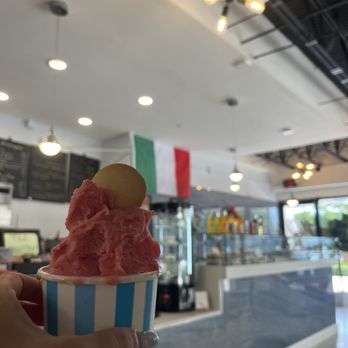 Amore Caffe - Red orange gelato - Sandwiches Near Me - Boca Raton, Florida