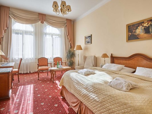 Hotel Romance by null