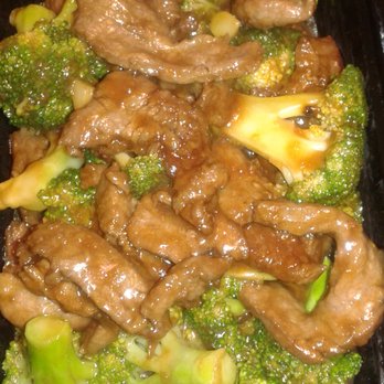 Yang Chow - Standard Beef and Broccoli. Not bad, crispy broccoli and good seasoned beef. - Chinese Near Me - Pasadena, California