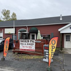 Smokin pig deli and bakery