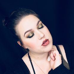Gillian Robasciotti - Cool toned green Smokey eye