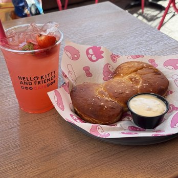 Hello Kitty And Friends Cafe - Themed Cafes Near Me - Universal City, California Hello Kitty And Friends Cafe - Themed Cafes Near Me - Universal City, California