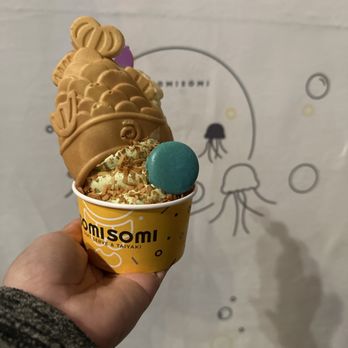 Somisomi - Matcha with coconut flakes - Desserts Near Me - San Diego, California Somisomi - Matcha with coconut flakes - Desserts Near Me - San Diego, California