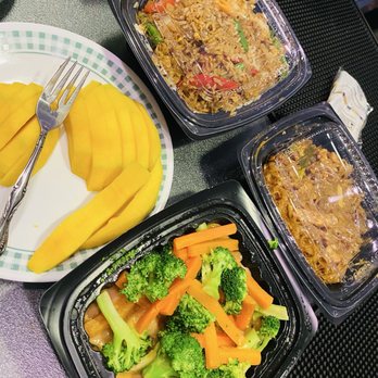 Gumrai Thai - Thai Near Me - Arlington Heights, Illinois