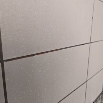 Cambria Hotel Pittsburgh - Shower area filled with mold. - Hotels Near Me - Pittsburgh, Pennsylvania Cambria Hotel Pittsburgh - Shower area filled with mold. - Hotels Near Me - Pittsburgh, Pennsylvania