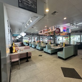 The Original Mels - Howe Ave - Inside restaurant - American Near Me - Sacramento, California The Original Mels - Howe Ave - Inside restaurant - American Near Me - Sacramento, California
