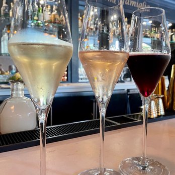 SAVI Cucina + Wine Bar - The Bubbly Flight! - Wine Bars Near Me - Mount Pleasant, South Carolina SAVI Cucina + Wine Bar - The Bubbly Flight! - Wine Bars Near Me - Mount Pleasant, South Carolina