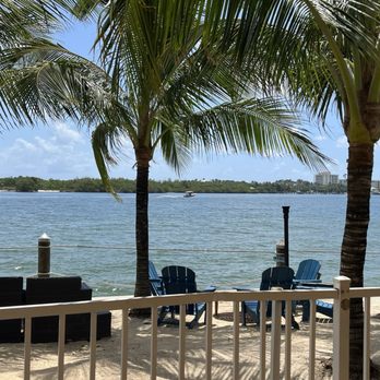 Blue Pointe Bar and Grill - What a tropical view of the intercoastal!!! - Bars Near Me - Tequesta, Florida
