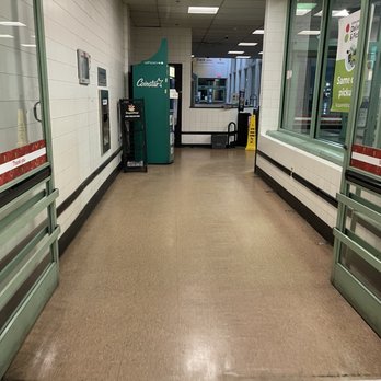 Stop & Shop - Exit with CoinStar! - Grocery Near Me - Staten Island, New York