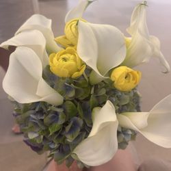 Under the Tree Florist - Wedding bouquet specially designed