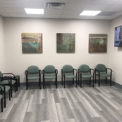 Paul Meli Orthopedic Surgery - Clean waiting room