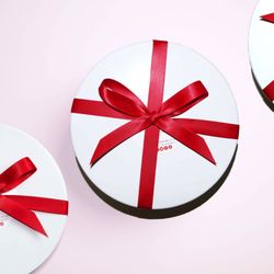 Shirini Bakery - Shirini Macaroon Tins are perfect for any occasion.