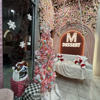 Mango Mango Dessert - Entrance with Christmas decorations - Desserts Near Me - Las Vegas, Nevada