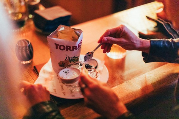 Howards Bar & Club by null