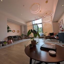 One Medical Primary Care Clinic - Sunnyvale Cherry Orchard - lobby