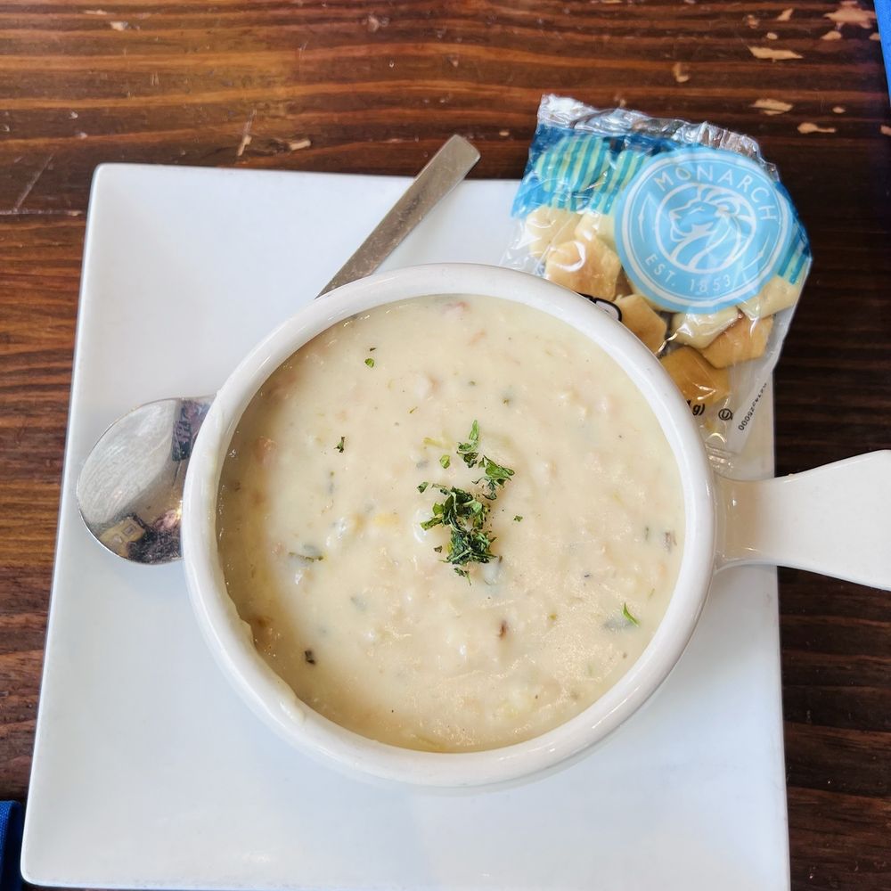 Louie Linguini's - Clam Chowder - Seafood Near Me - Monterey, California Louie Linguini's - Clam Chowder - Seafood Near Me - Monterey, California