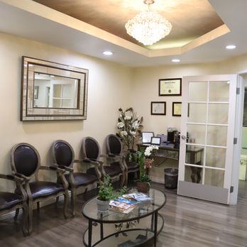 Alfred Penhaskashi, DDS - Reception area - Periodontists Near Me - Encino, California Alfred Penhaskashi, DDS - Reception area - Periodontists Near Me - Encino, California