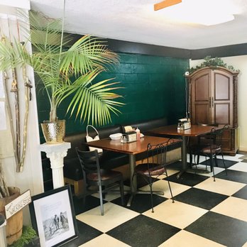 The Cafe At Maidens - Love the cozy booth - Caterers Near Me - Powhatan, Virginia The Cafe At Maidens - Love the cozy booth - Caterers Near Me - Powhatan, Virginia