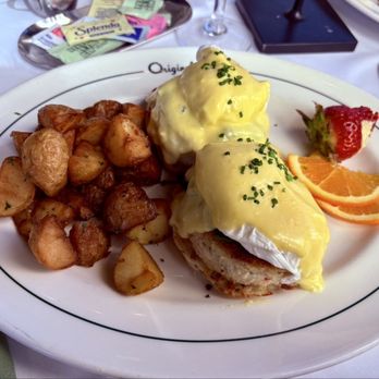 Original Joe's - Crabcake eggs benedict with fried potatoes - Italian Near Me - Walnut Creek, California Original Joe's - Crabcake eggs benedict with fried potatoes - Italian Near Me - Walnut Creek, California