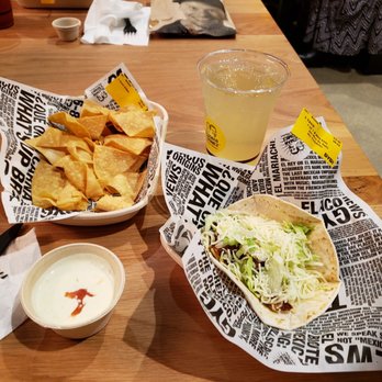 Guzman y Gomez - Naperville - Chips, queso, lemonade (lids wouldn't fit the glass?), and taco - Mexican Near Me - Naperville, Illinois