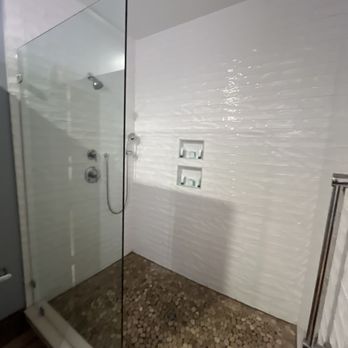 Andrew Pinckney Inn - Shower - Hotels Near Me - Charleston, South Carolina Andrew Pinckney Inn - Shower - Hotels Near Me - Charleston, South Carolina
