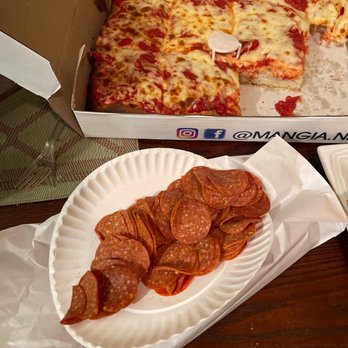 Mangia Brick Oven Pizza - This owner is crazy smh! - Pizza Near Me - Toms River, New Jersey