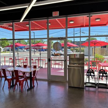 Dave's Hot Chicken - Chicken Shop Near Me - Cherry Hill, New Jersey