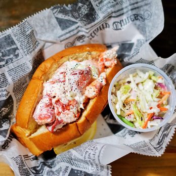 DJ's Clam Shack - Seafood Near Me - Key West, Florida